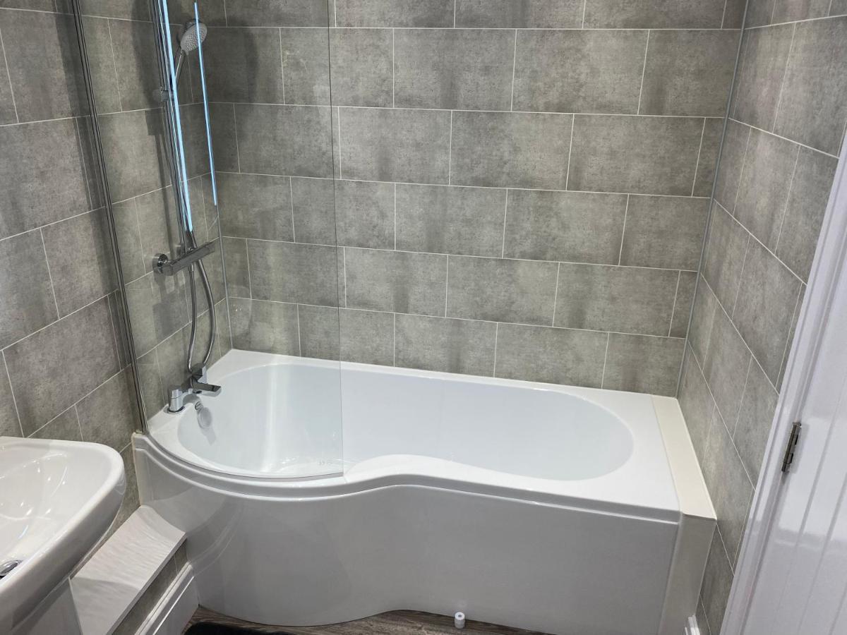 Апартаменты Edward Place Luxury Hot Tub Блэкпул