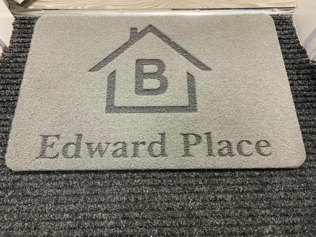 Edward Place Luxury Hot Tub Блэкпул